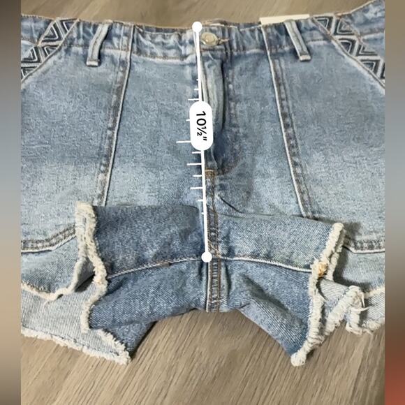 Knox Rose‎ Light Wash Embroidered Side Pockets Raw Hem Mid Rise Shorts Sz 10 NEW - Picture 9 of 10